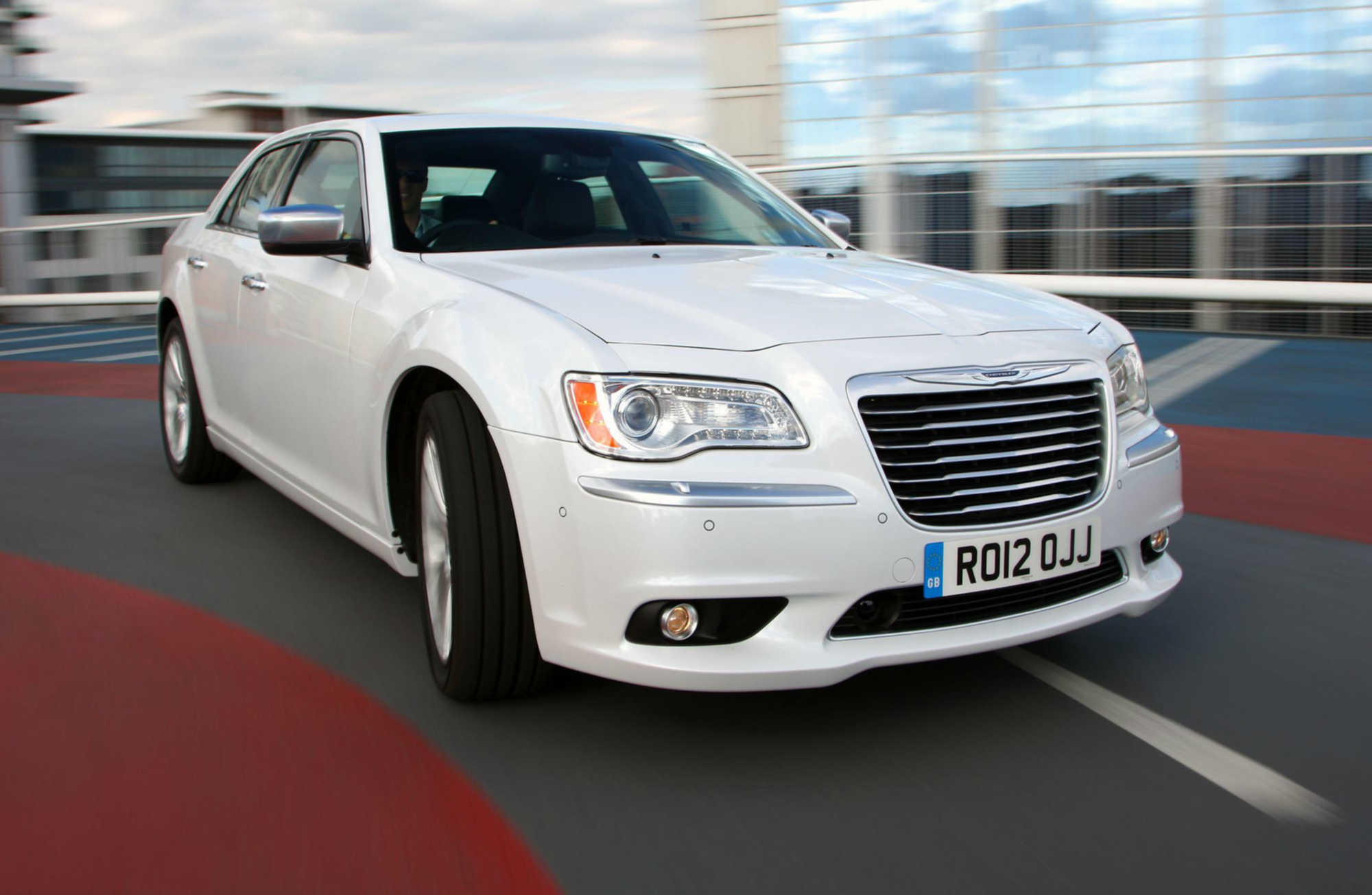 Chrysler 300C saloon review 