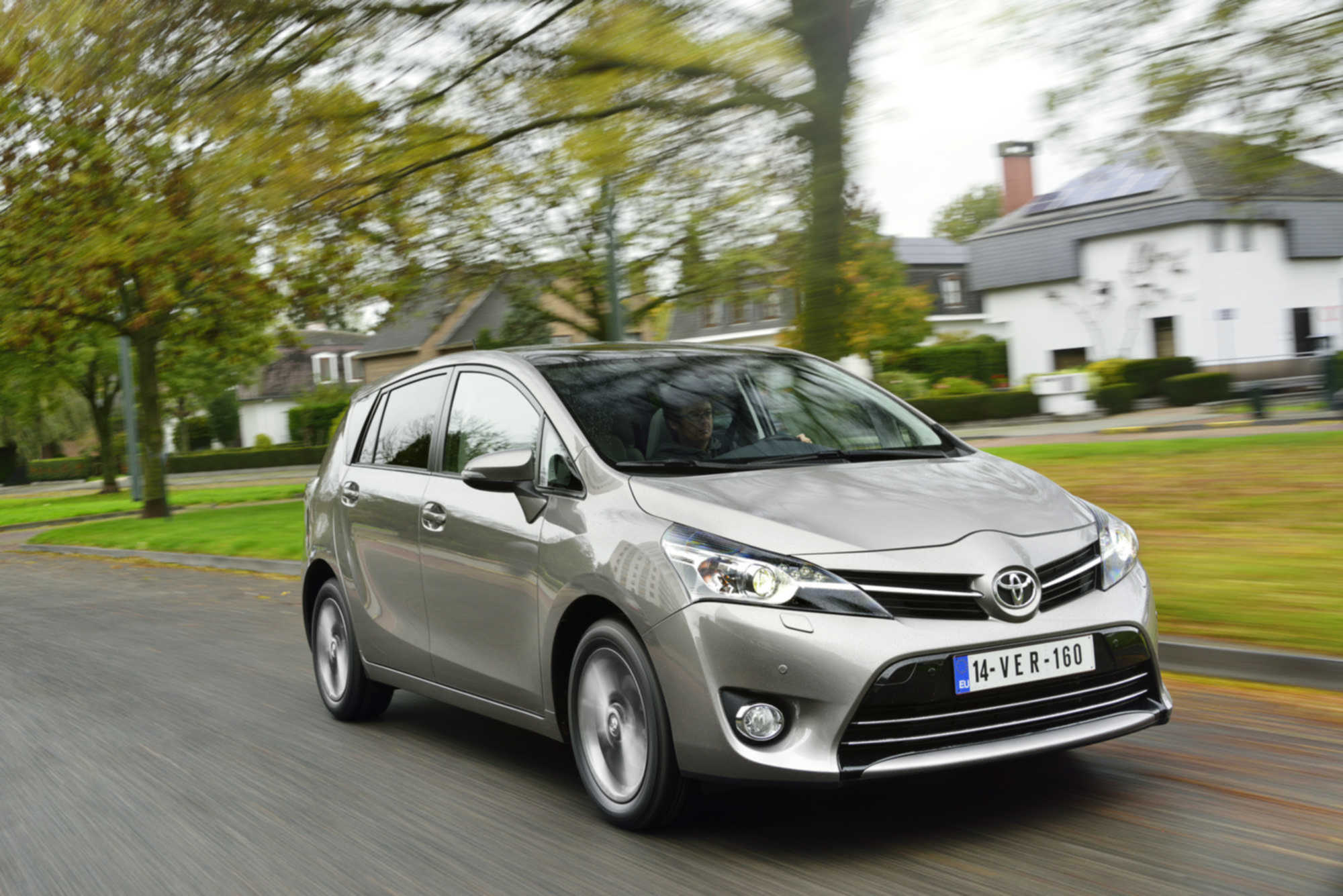 Toyota Verso MPV review 