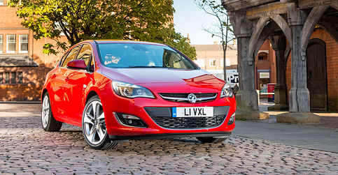 Vauxhall Astra 2.0 CDTi BiTurbo (2012) 