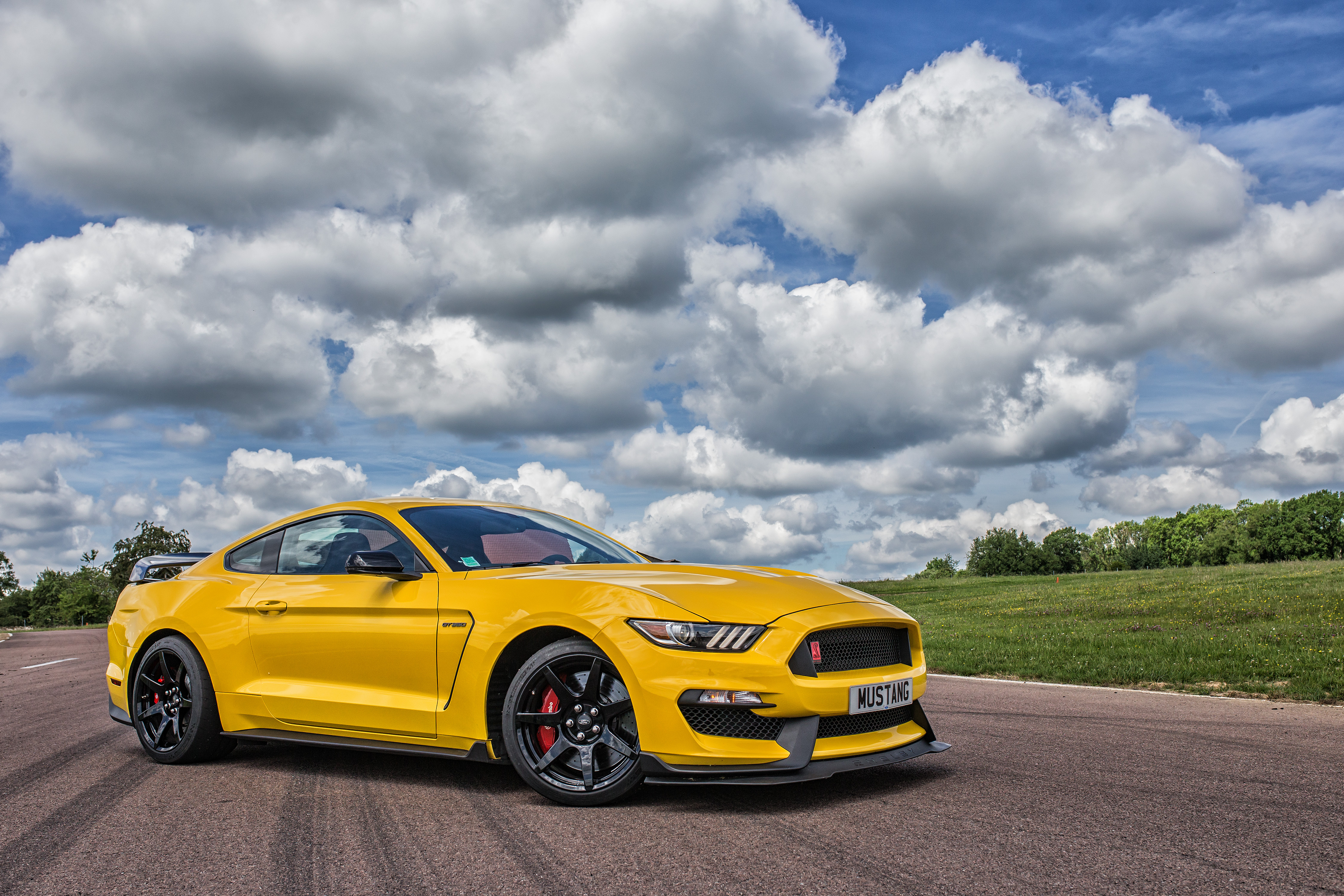 2017 Shelby GT350R Mustang Review 
