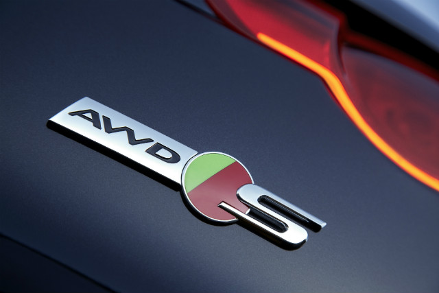 Differences between four-wheel drive and all-wheel drive 