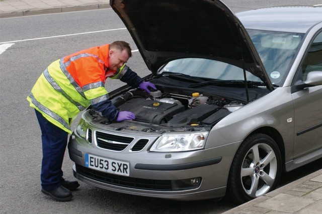 Five things NOT TO DO if your car breaks down 