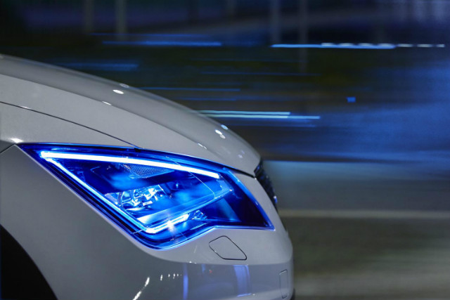 Five things NOT TO DO when driving in the dark 