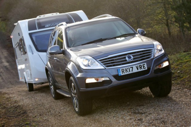 How to tow a caravan 