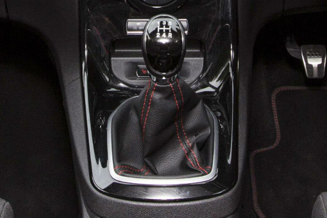 Manual or Automatic transmission – which should you buy? 
