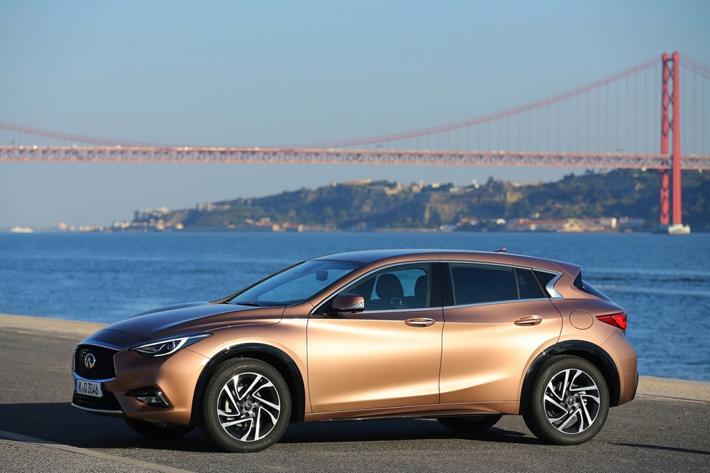 2017 Infiniti Q30 premium hatchback