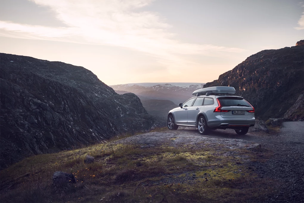 2017 Volvo V90 Cross Country Ocean Race