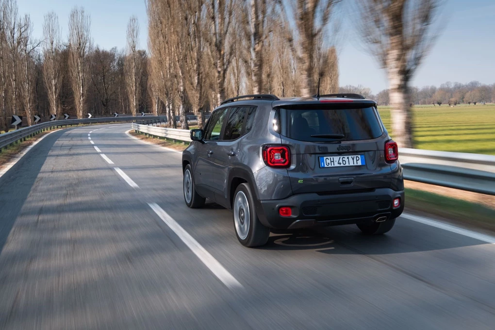 Jeep Renegade e-Hybrid 2022 Review - Car Keys